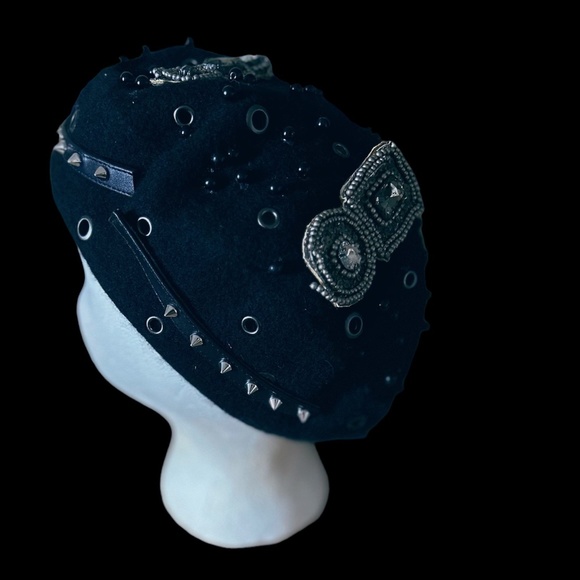 Custom Multi Wearable Beret